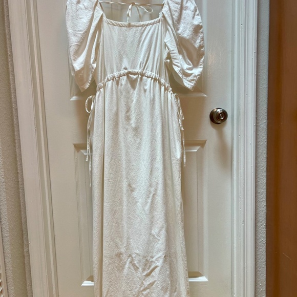 Moussy Cream Colored Size 2 Maxi Dress with Cutouts, Ties & Puffed Sleeves S/M - Picture 4 of 5